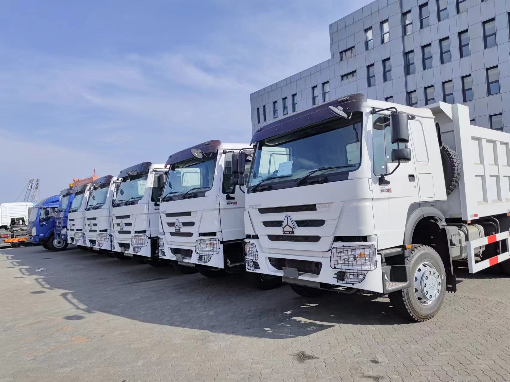 SinTruk Howo 6 * 4 Truk sampah wis siyap kanggo pangiriman
